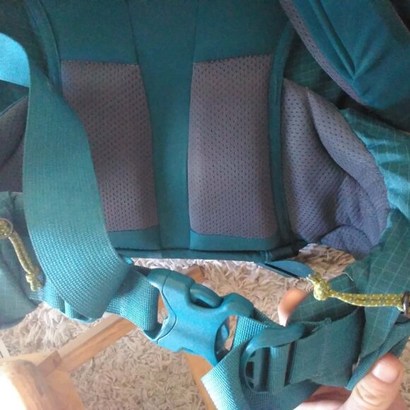 REI Trail 40 - Picture 5 of 6